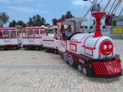 如何利用網絡時代提高游樂場的人流量.